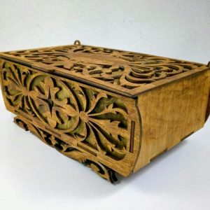 ზარდახშა დეკორატიული ორნამენტებით