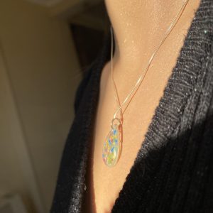 რა ვაჩუქო - საჩუქრების ონლაინ მაღაზია 80 ყელსაბამი ნამდვილი ყვავილებით