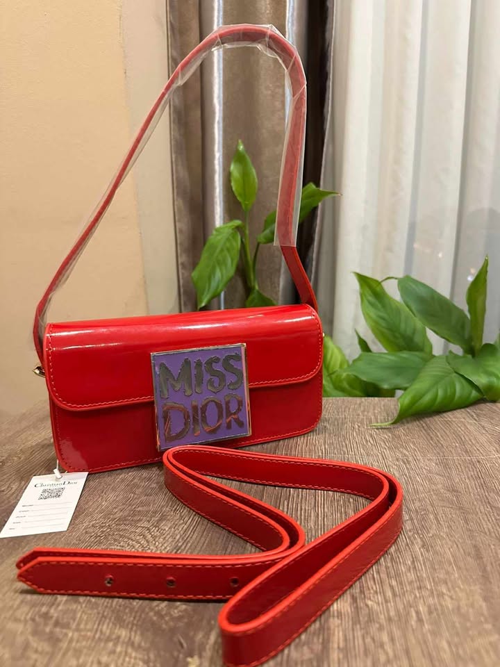Dior ბრენდის ჩანთა 3 Dior ბრენდის ჩანთა - Image 2