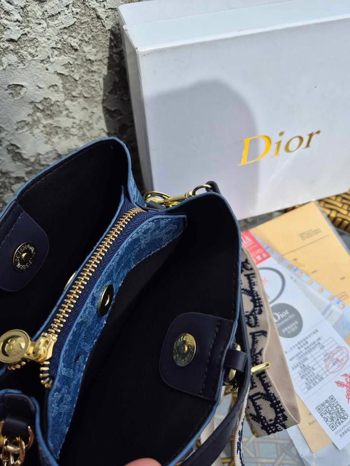 Dior ბრენდის ჩანთა - Image 2
