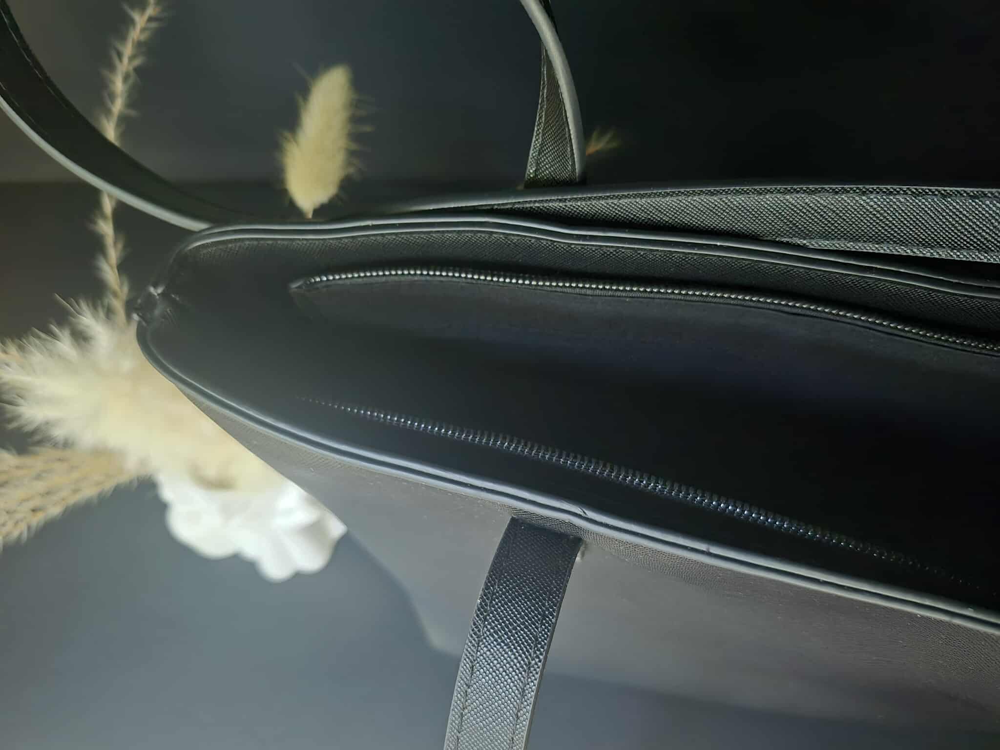 შავი ფერის ჩანთა Easy Tote 11 შავი ფერის ჩანთა Easy Tote - Image 6
