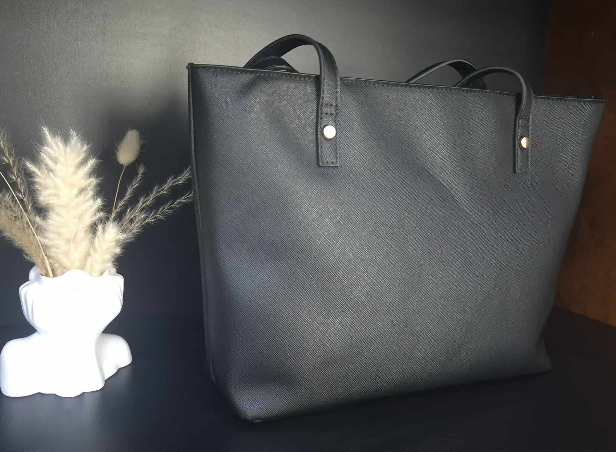 შავი ფერის ჩანთა Easy Tote 13 შავი ფერის ჩანთა Easy Tote - Image 7