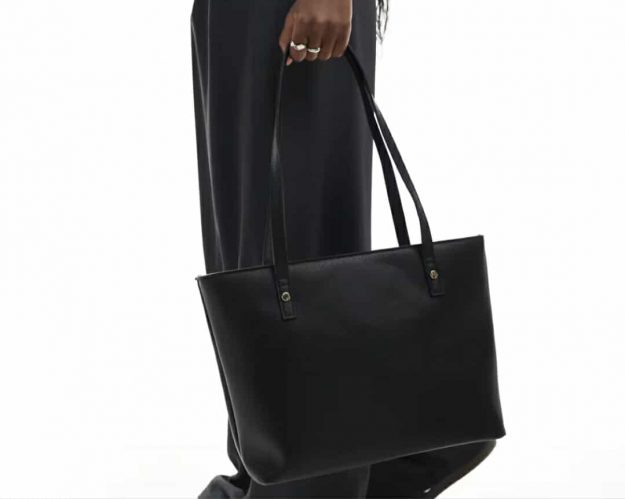 შავი ფერის ჩანთა Easy Tote 1 შავი ფერის ჩანთა Easy Tote