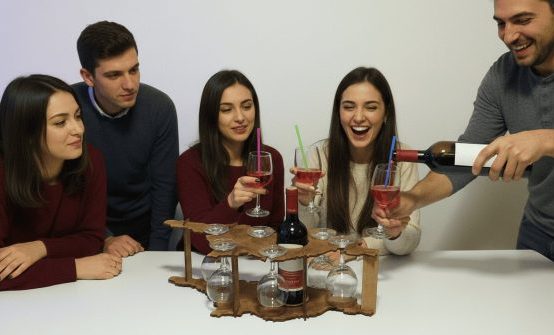 საქართველოს რუკის ფორმის დეკორაცია ჭიქების საკიდით - Image 2