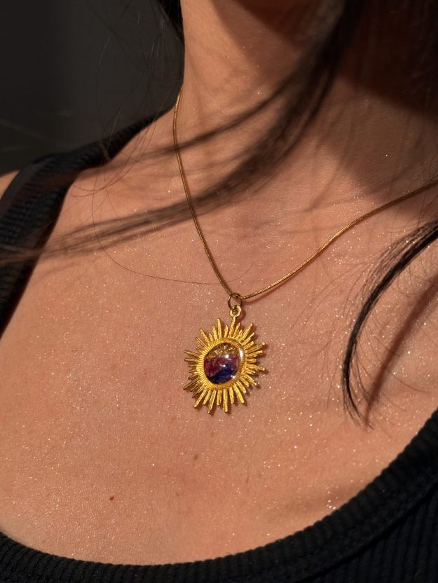 ეპოქსიდის მზის ყელსაბამი ყვავილების შიგთავზით