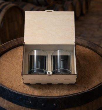 ყუთი ღვინის ჭიქებისთვის