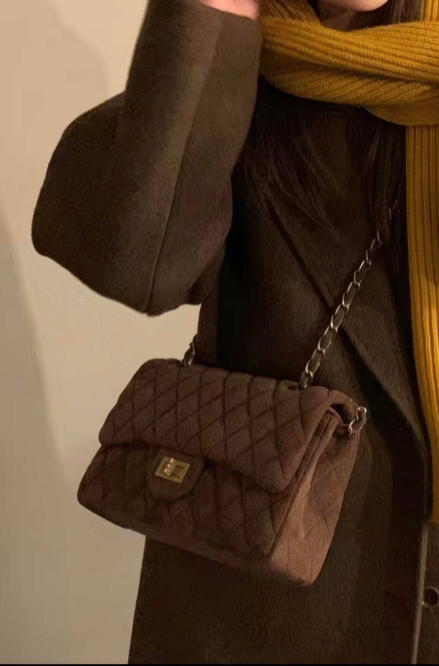 დახვეწილი კლასიკა-ზამშის ჩანთა - Image 2