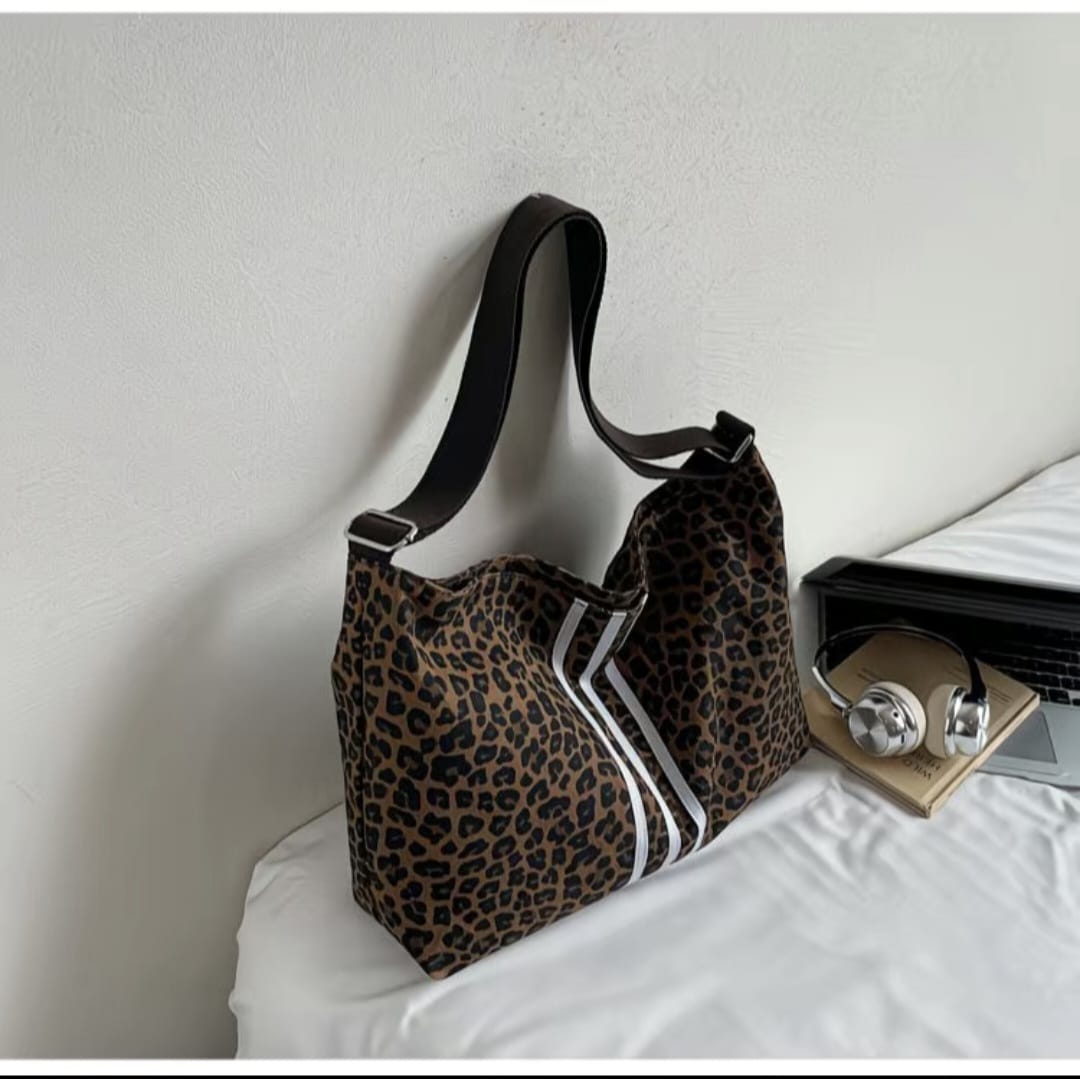 Adidas მხრის ჩანთა - Image 5